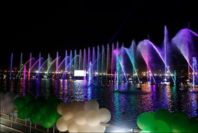 South Asia's largest dancing fountain inaugurated in Karachi - ARY NEWS