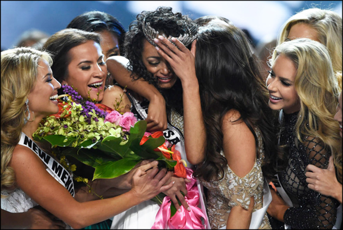 25-year-old scientist becomes Miss USA - ARY NEWS