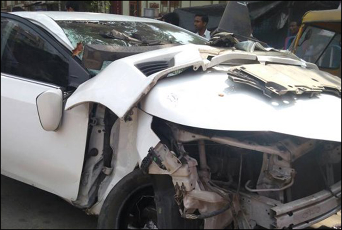 Indian actress dies in horrible road accident - ARY NEWS