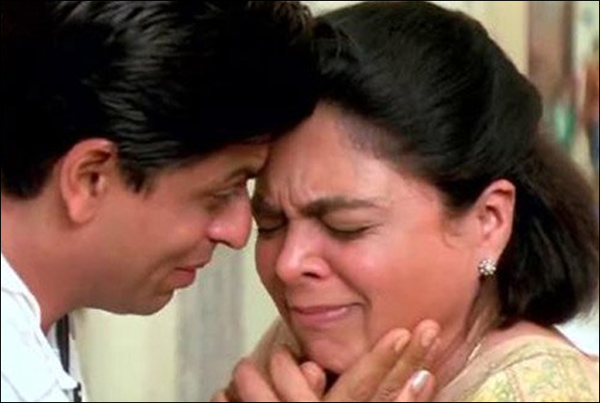 ‘reema Lagoo Bollywoods Favourite Mother Passes Away In Mumbai Ary News 