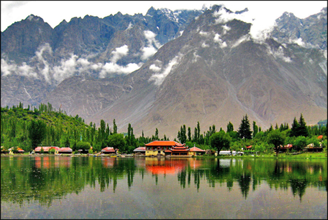 15 of the most beautiful lakes in Pakistan - ARY NEWS