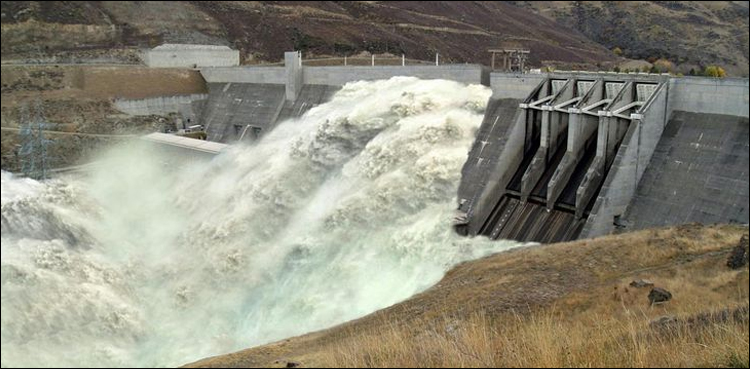 'Sea of water' from Kenya dam burst kills at least 32