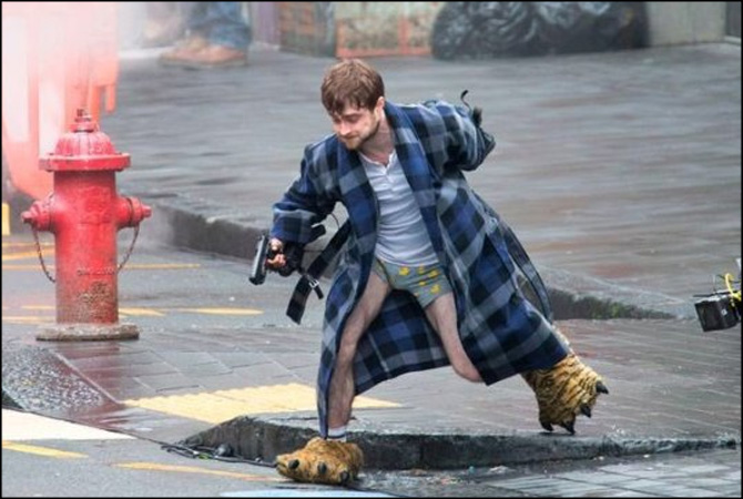 Daniel Radcliffes Bizarre Looks Wearing Bear Slippers Goes Viral