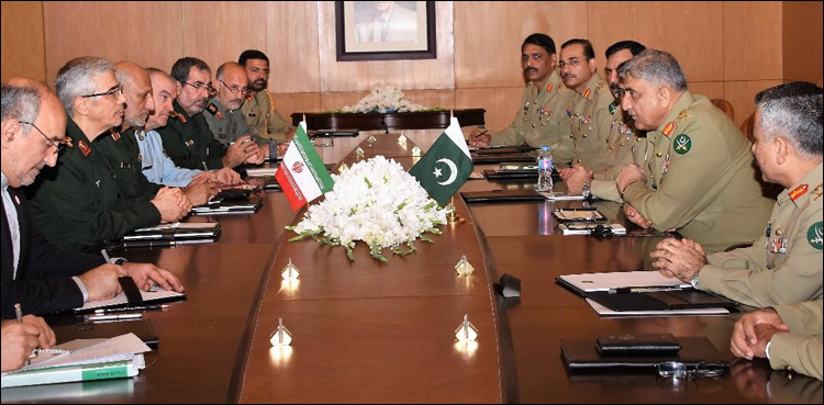 Pakistan, Iranians Army Chief Discuss Defense Cooperation