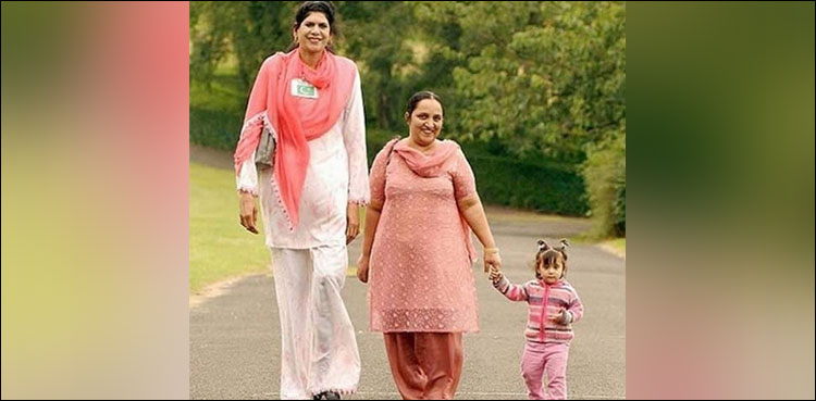 Pakistan's tallest woman Zainab Bibi passes away