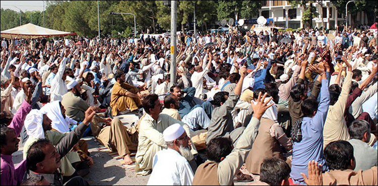 Protest of Utility Stores Corporation workers ends after successful talks