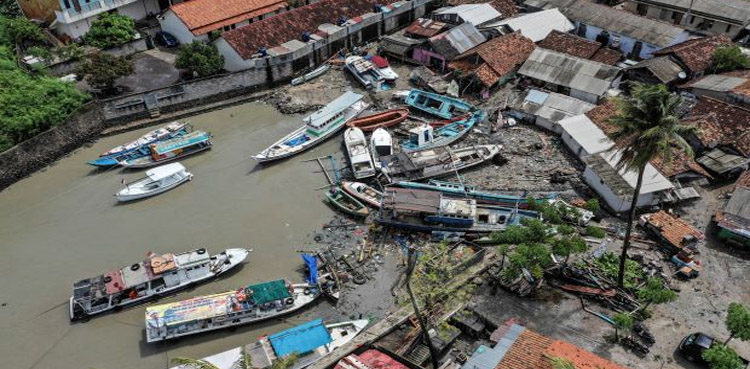 Indonesia Issues Extreme Weather Warning For Tsunami Hit Coast