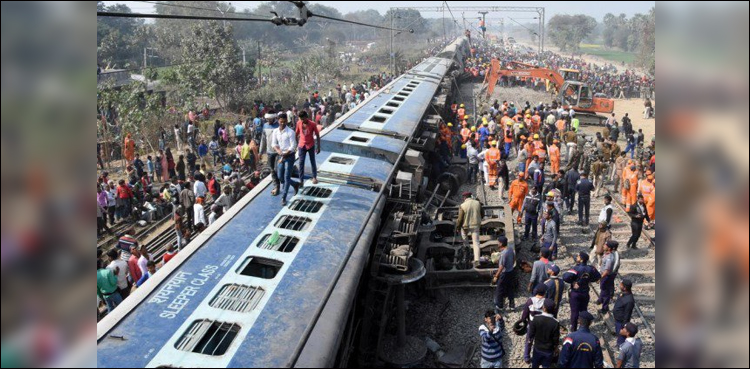 Seven passengers, killed, train, derails, India