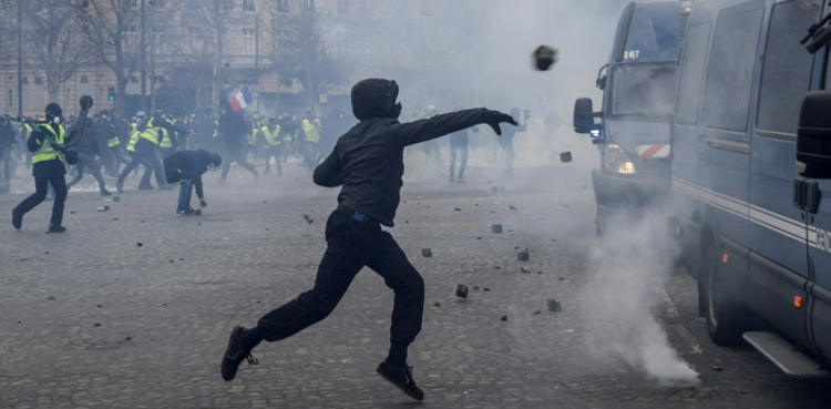 Paris demonstrations yellow vest
