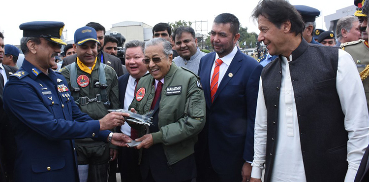 Mahathir Mohamad JF-17 Thunder inspection