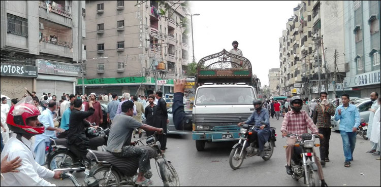 Karachi, car dealers, vacate, footpaths