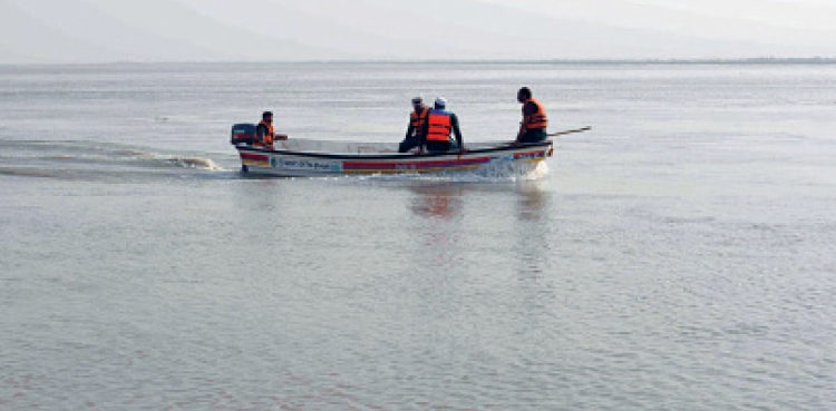 Indus river, Kotri Barrage, flood