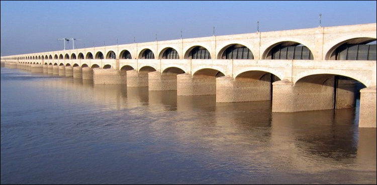 River Indus, high flood, Guddu