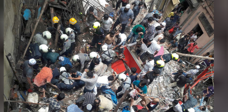 'More than 30' feared trapped in Mumbai building collapse