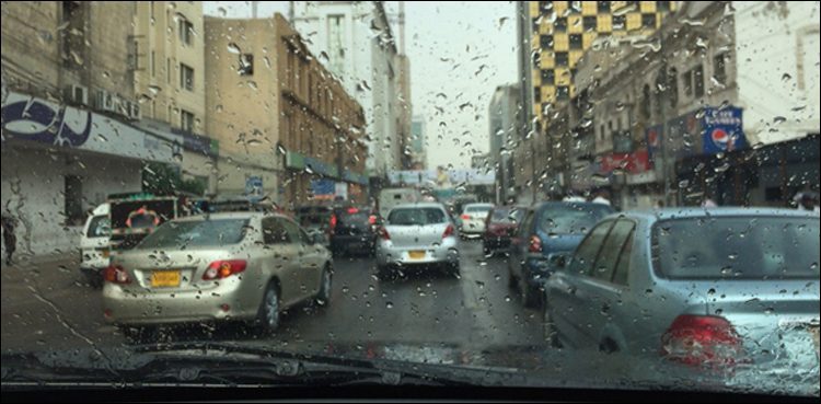 Light drizzle in parts of Karachi