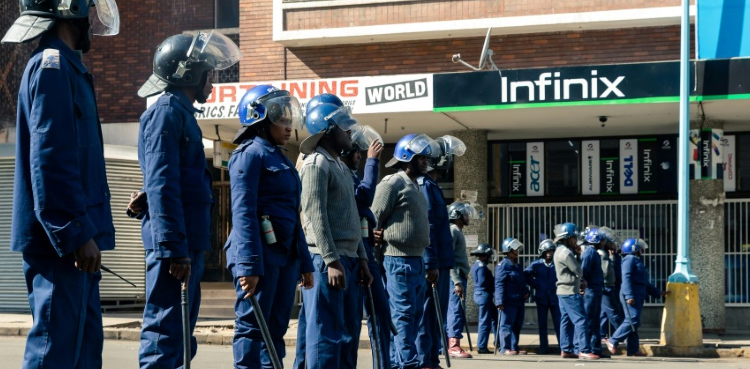 Zimbabwe Police Beat Protesters Defying Ban Ary News 