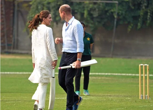 Duchess Kate Middleton plays cricket with Pakistani players