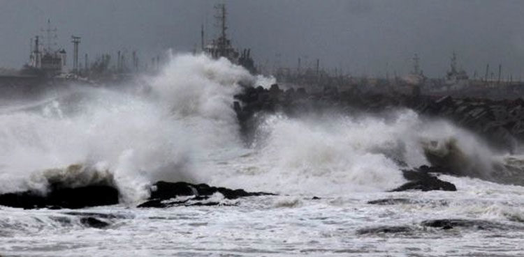 Cyclone Kyarr: Sindh govt imposes ban on seaside