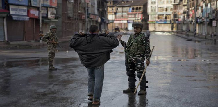 Indian troops Pulwama