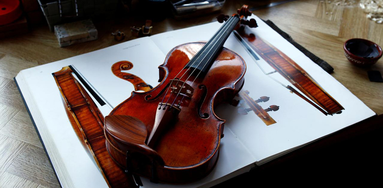 violin maker