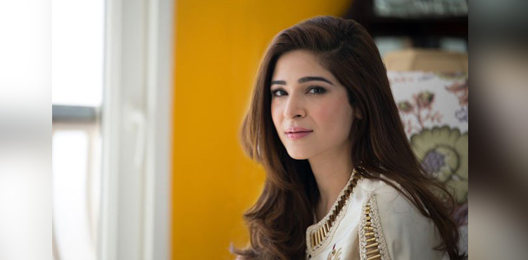 Ayesha Omar, Eid, mother