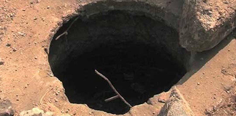 Another minor girl dies, falls into open manhole, Karachi