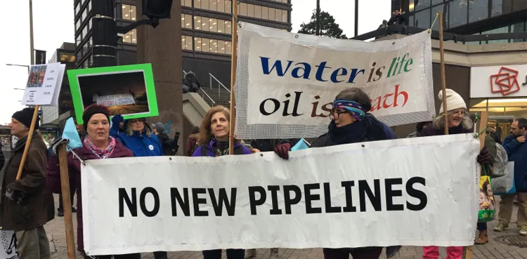 Canada disputed pipeline, new loan guarantees