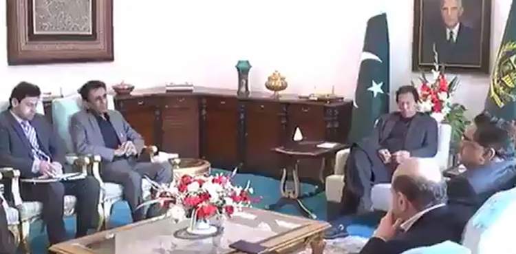 Imran Khan reviews progress on federal govt projects in Sindh