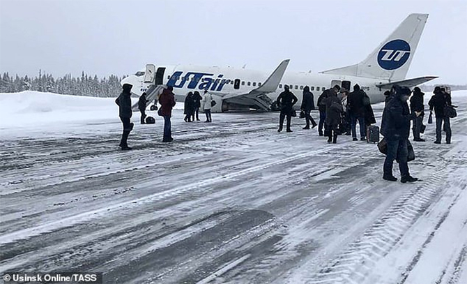 Russian plane crash land