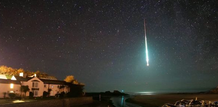 WATCH: Stunning image of fireball meteor streaking through night sky