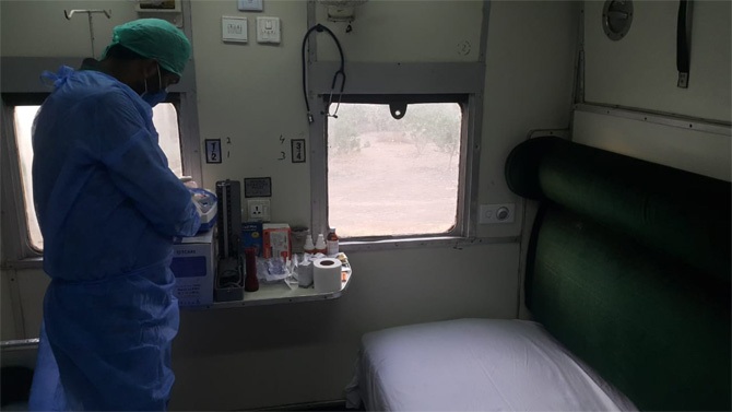 Pakistan passenger train quarantine facility coronavirus isolation