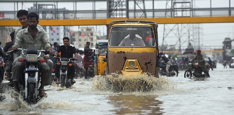 karachi rain electrocuted