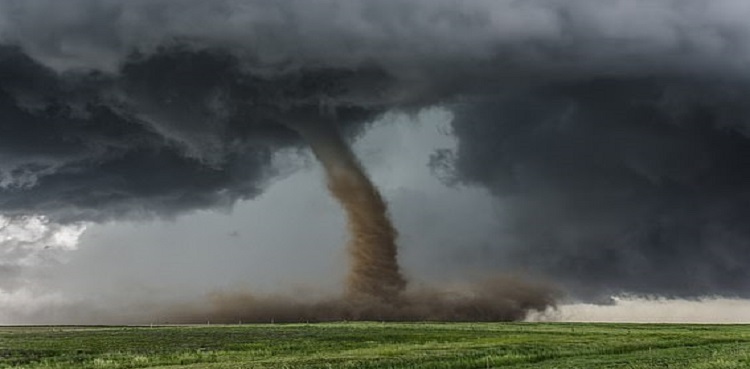 Horrific footage captures huge Tornado in China