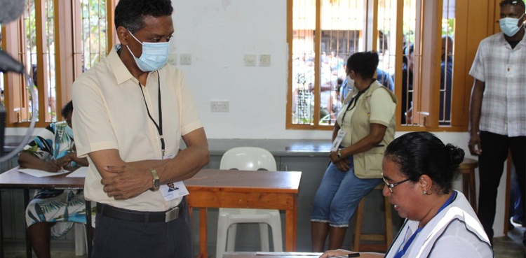 Seychelles votes for president, lawmakers in election