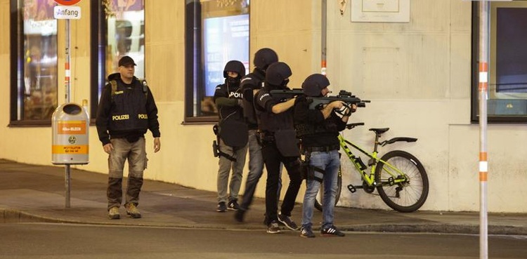 austria vienna attacks manhunt gunmen