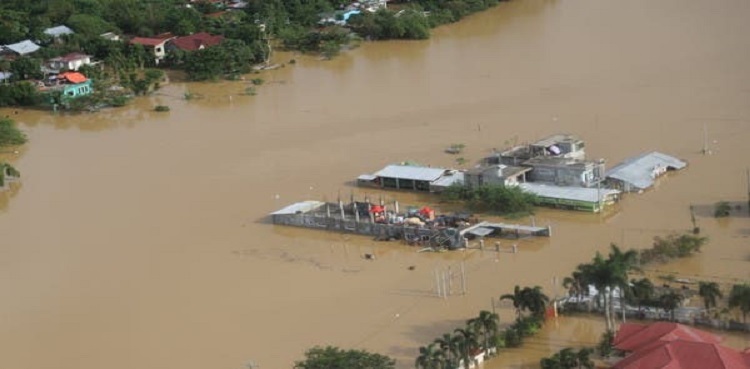 Tropical Storm Trami, Philippines, thousands flee homes