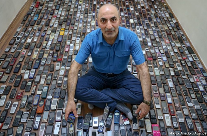 repairman collection old cellphones sahabettin ozcelik turkey