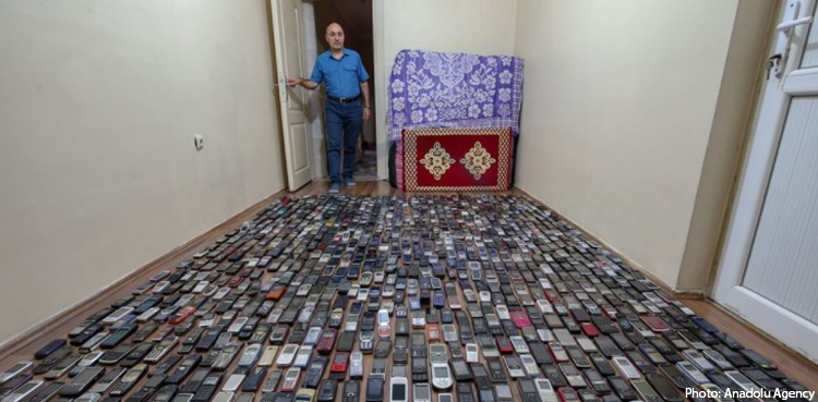 repairman collection old cellphones sahabettin ozcelik turkey