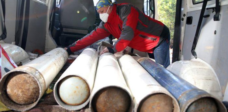 ‘Oxygen Man’ brings cheer, and supplies, to COVID-19 patients