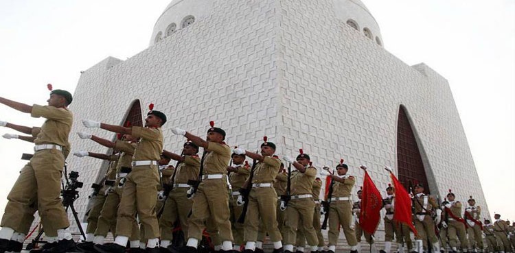 Change of Guards ceremony held at mausoleum of Quaid-e-Azam