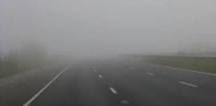 Flight operation, sections of motorway closed owing to dense fog in Lahore