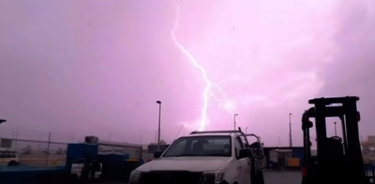 lightning strike school students teachers queensland