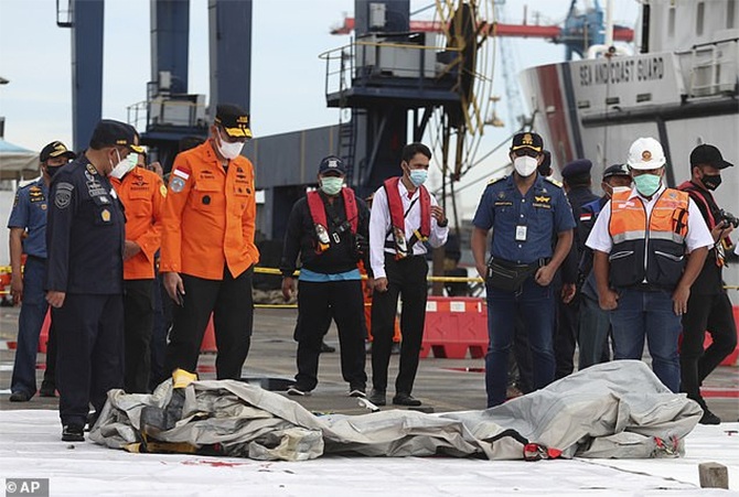 indonesian plane crash sriwijaya air final messages passengers