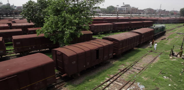 bogies freight train derail pakistan railways