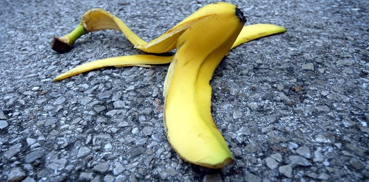 retail store woman bunch of bananas overcharged