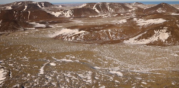 icelanders tremors volcanic eruption