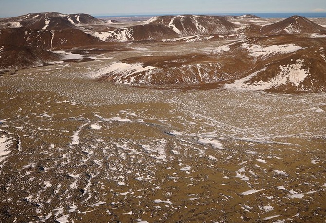 icelanders tremors volcanic eruption