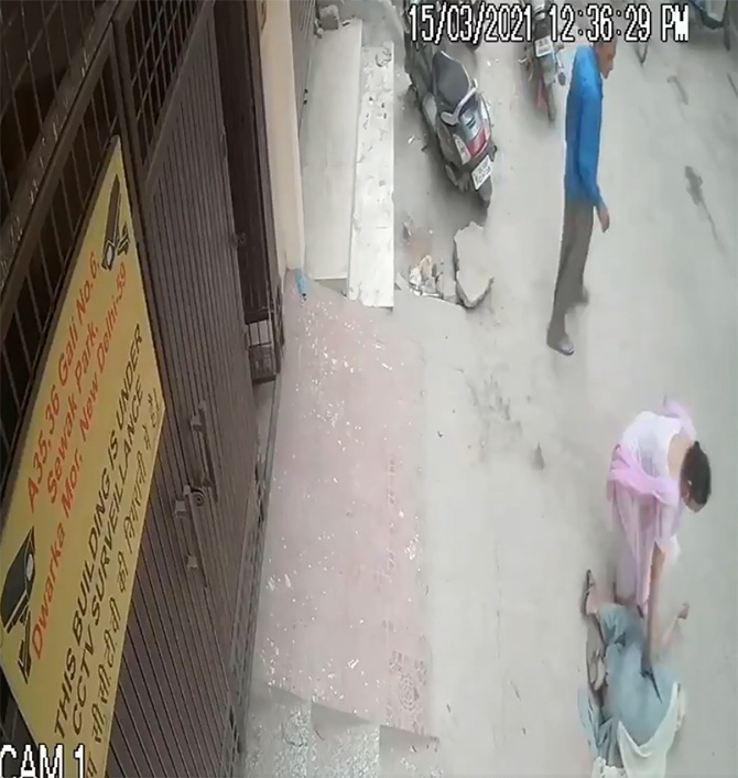 viral video indian man elderly mother slap to death