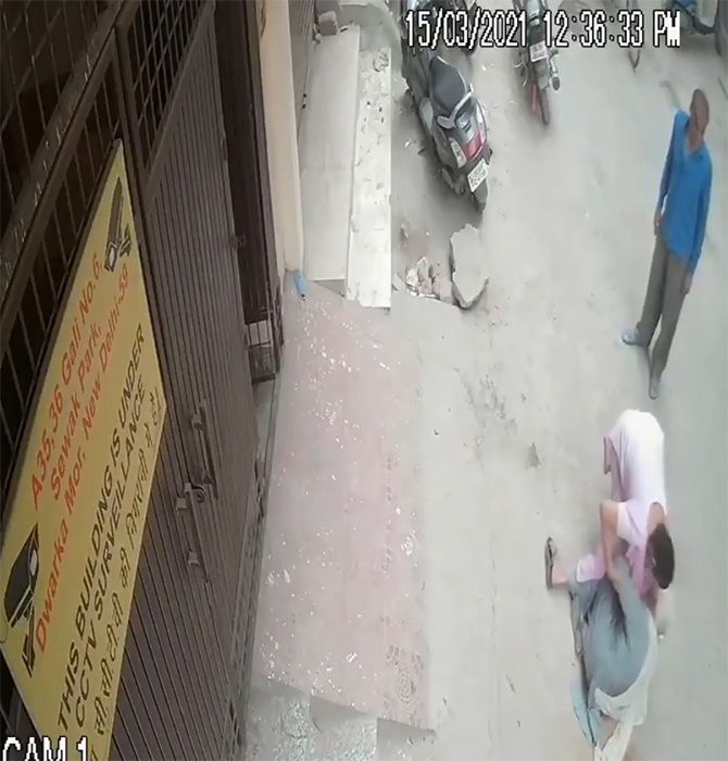 viral video indian man elderly mother slap to death