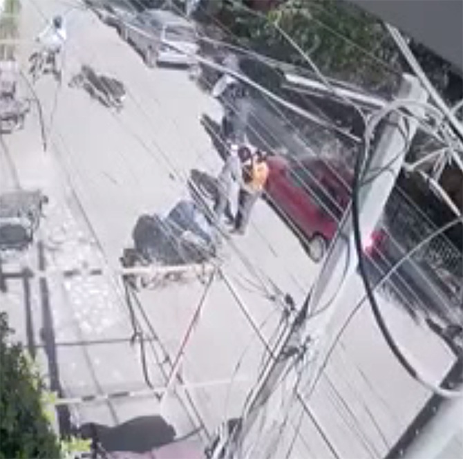 motorcycle lifter gang karachi street crimes cctv footage